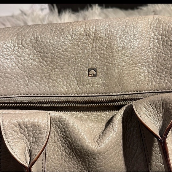 EUC Kate Spade pebbled leather fold over handbag - Picture 6 of 6